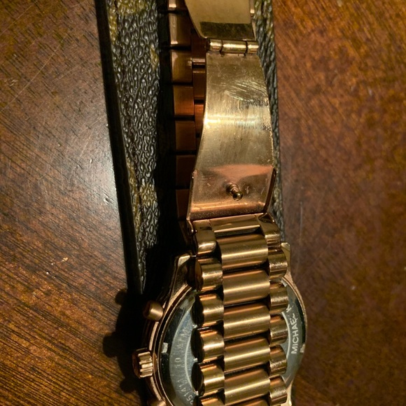 Michael Kors Chronograph Watch - Picture 4 of 7